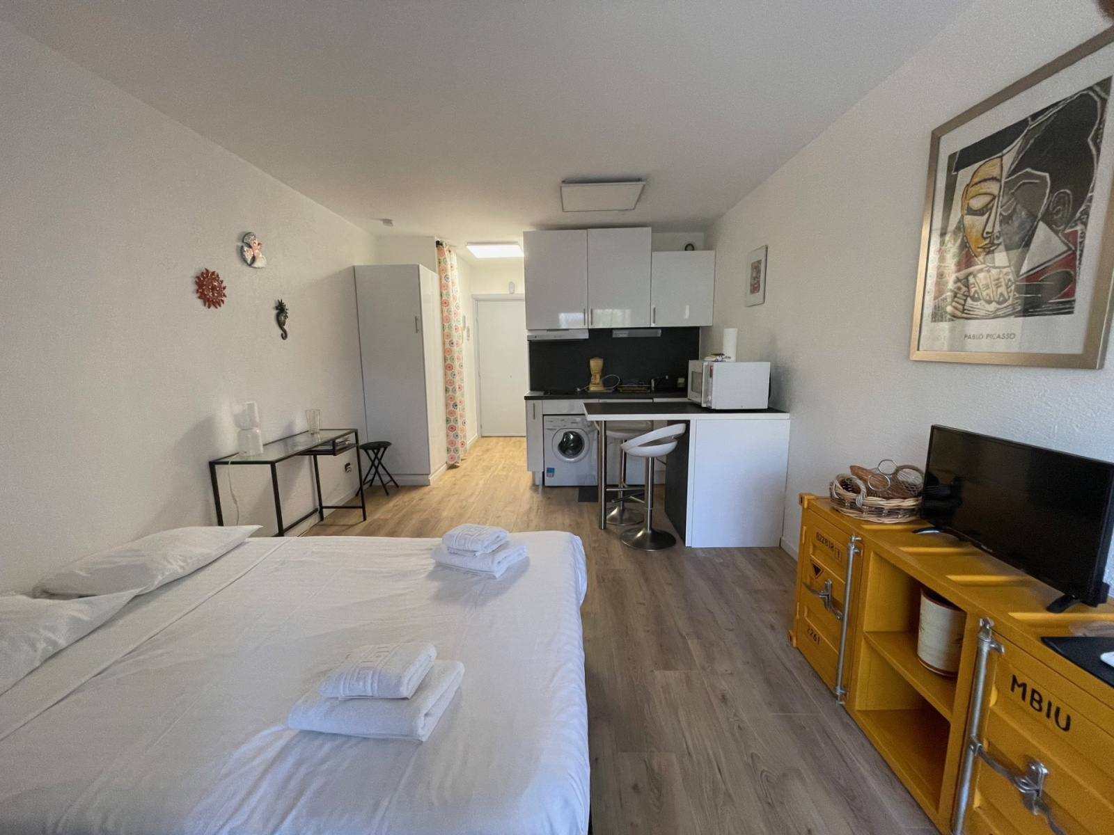 Image_2, Studio, Golfe Juan, ref :98